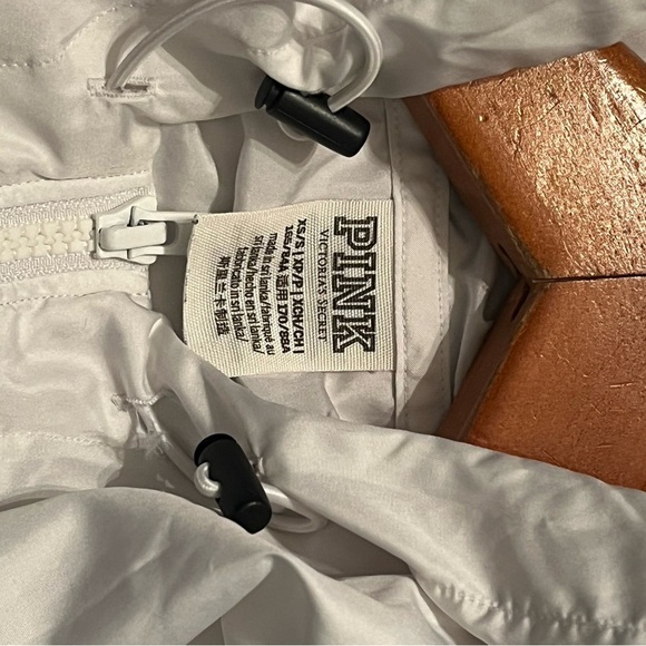 PINK Victoria Secret White Hooded Kangaroo Pouch Windbreaker Jacket XS LAS VEGAS - Picture 8 of 10